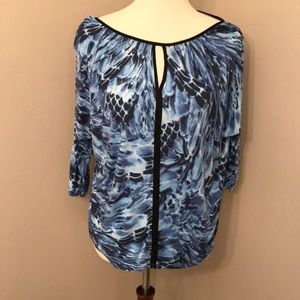 Super cute summer blouse!